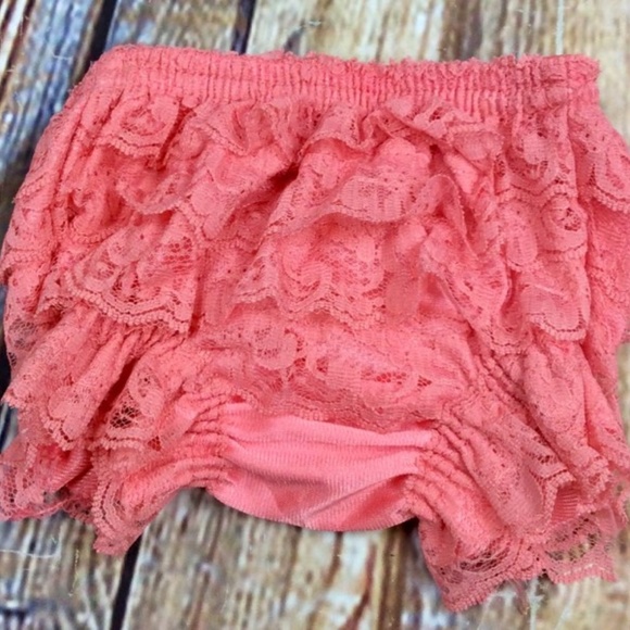 New Baby Lace Bloomers Diaper Covers Ruffle Butts - Picture 1 of 8